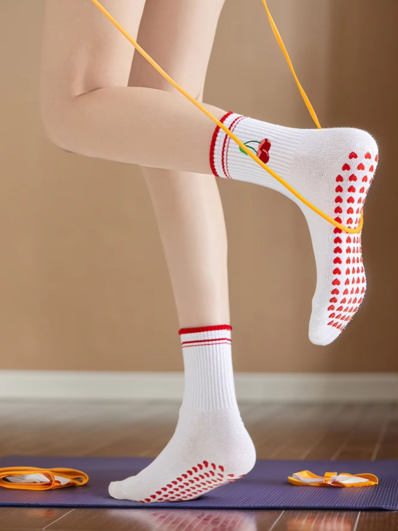 Pilates & Yoga Wohlfühlen Forchheim - 1 Pasang Kaus Kaki Yoga Profesional